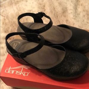 Black Dansko clogs size 9